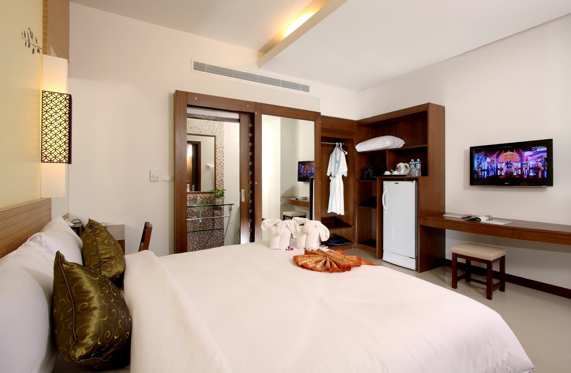 A2 Pool Resort - Sha Plus Phuket Bagian luar foto